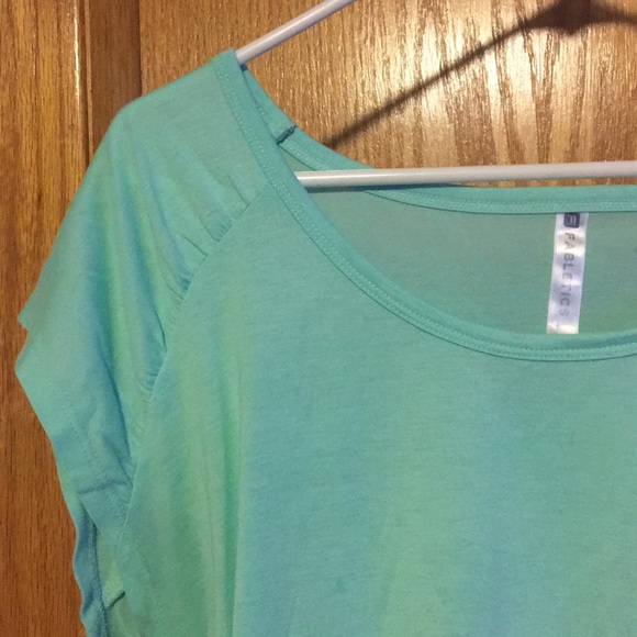 Workout top - Picture 3 of 3